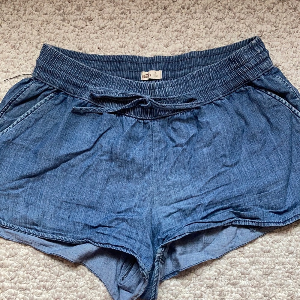Flowy Hollister Jean shorts